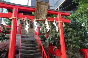 講武稲荷神社の鳥居