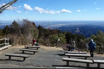 日の出山の東側は都心の展望