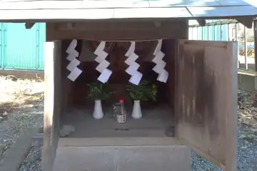 杉山大神の簡素なお堂