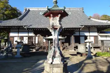 金蔵寺の極彩色灯篭