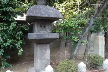養福寺の石灯籠