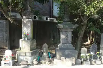 養福寺の宝篋印塔