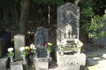 養福寺の石像