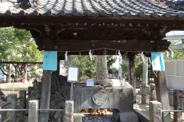 諏方神社の御手水場
