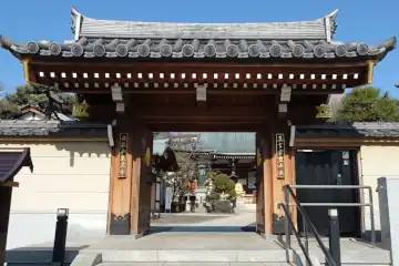 東覚寺の山門