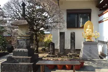 東覚寺の宝篋印塔