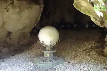 伏姫籠穴に八犬士の玉