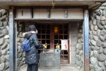 深大寺の延命観音窟
