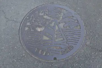 葉山の汚水マンホール