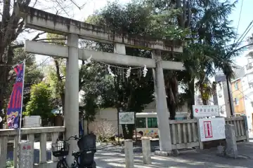 鳩森八幡神社の石鳥居