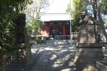 熊野神社の狛犬には若者中