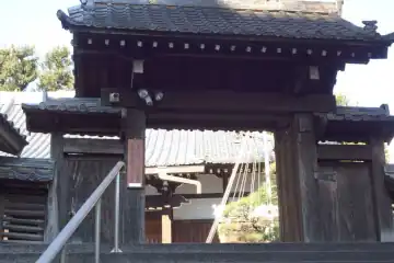 寳塔寺の山門