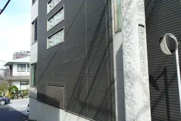 黄梅院の山門