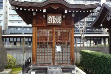 覚林寺の毘沙門堂