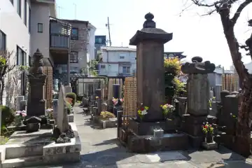 法蔵寺の石塔