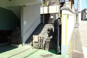 真成院の山門