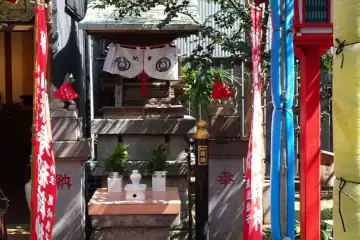 陽運寺の於岩稲荷