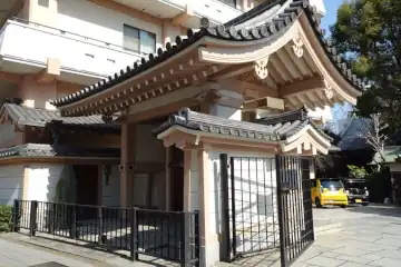 諦聴寺の山門