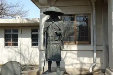 築地本願寺和田堀廟所の親鸞上人像