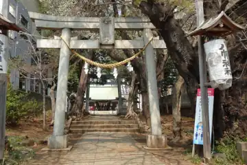 下高井戸八幡神社の石鳥居
