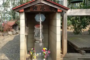 長泉寺の小さな地蔵堂