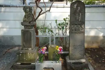 金龍寺の庚申塚とお地蔵さん