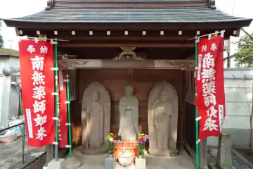 金龍寺の薬師如来とお地蔵さん