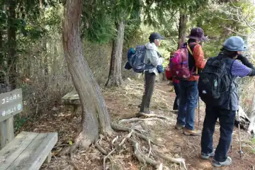飯山観音の物見峠のベンチ