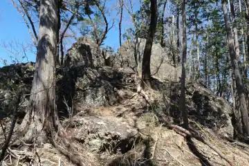ヤシオ山の小さな岩場