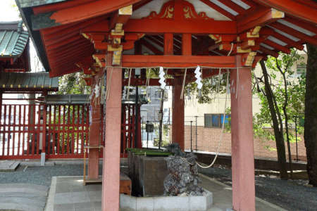東京都渋谷区・金王八幡宮の御手水場