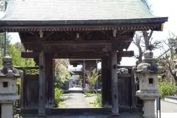 西光寺の山門