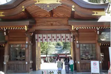 大國魂神社の大きな随神門
