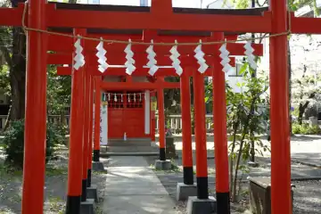 神戸稲荷神社の稲荷鳥居