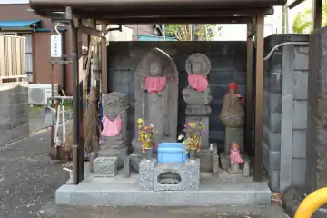 滝之院の石柱には阿弥陀如来