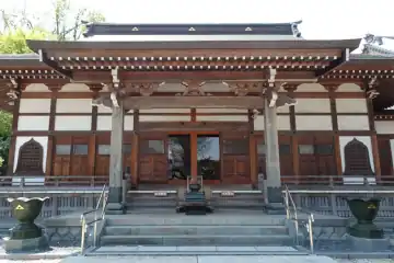 寳泉寺の本堂