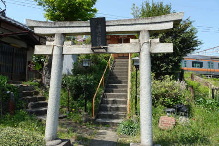 日野市・飯縄権現社の鳥居