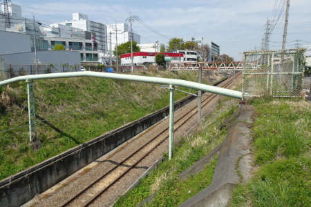 八王子市・八高線を越え