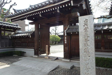 八王子市・善能寺の山門