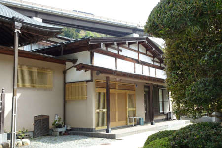 八王子市常林寺・境内に庫裏