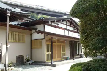 常林寺の境内に庫裏