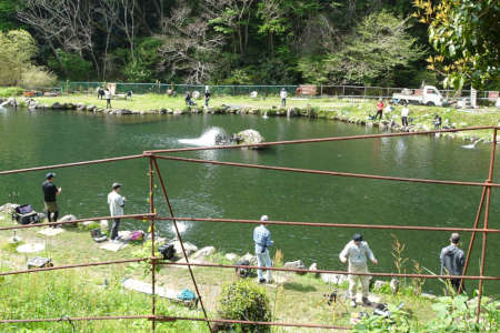 八王子市・浅川国際ます釣場