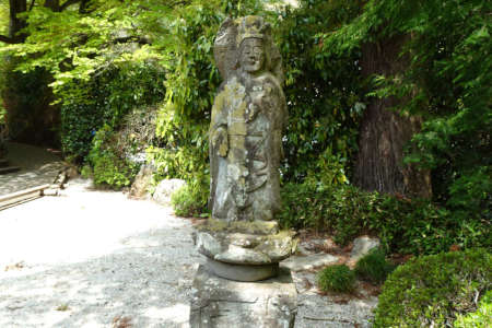 八王子市寶珠寺・本堂前に石仏