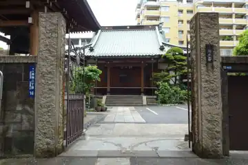 願生寺の山門