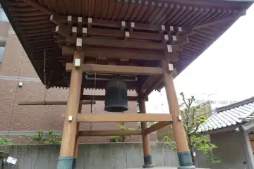 願生寺の鐘楼
