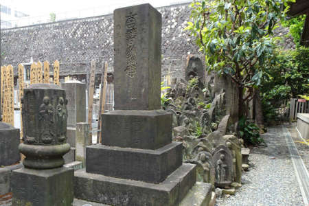 東京都港区願生寺・二千七百六十人之霊供養塔