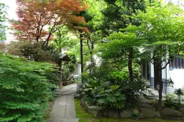 成覺寺の境内
