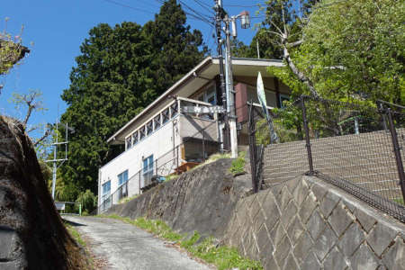奥ノ院峰、鍋割山、上高岩山・ビジターセンターが開いています