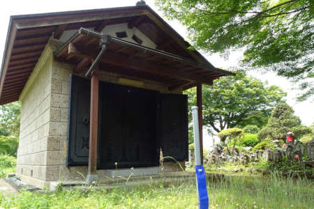 観福寺の石柱