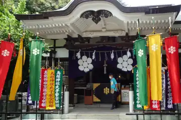 鳥越神社の拝殿