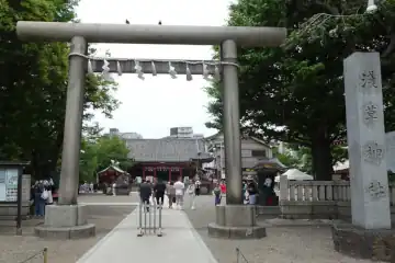 浅草神社の鳥居